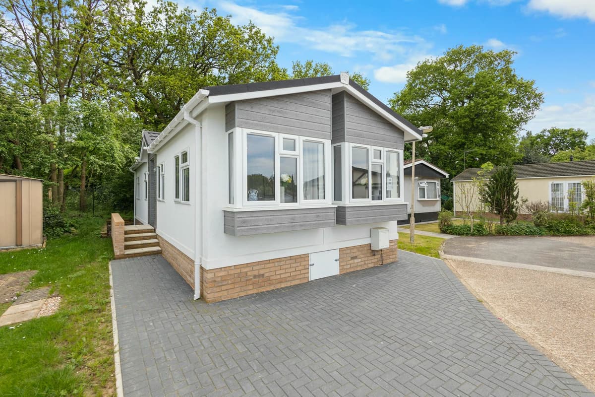 Stately Tredegar Elite