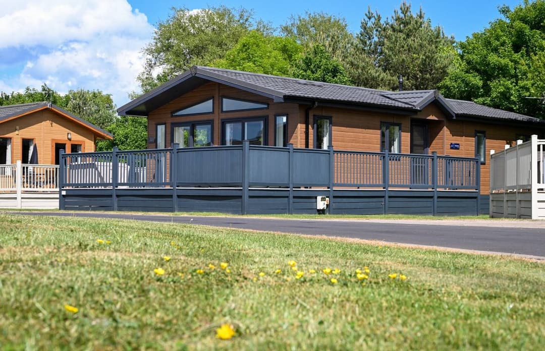 Victory Cezanne Lodge